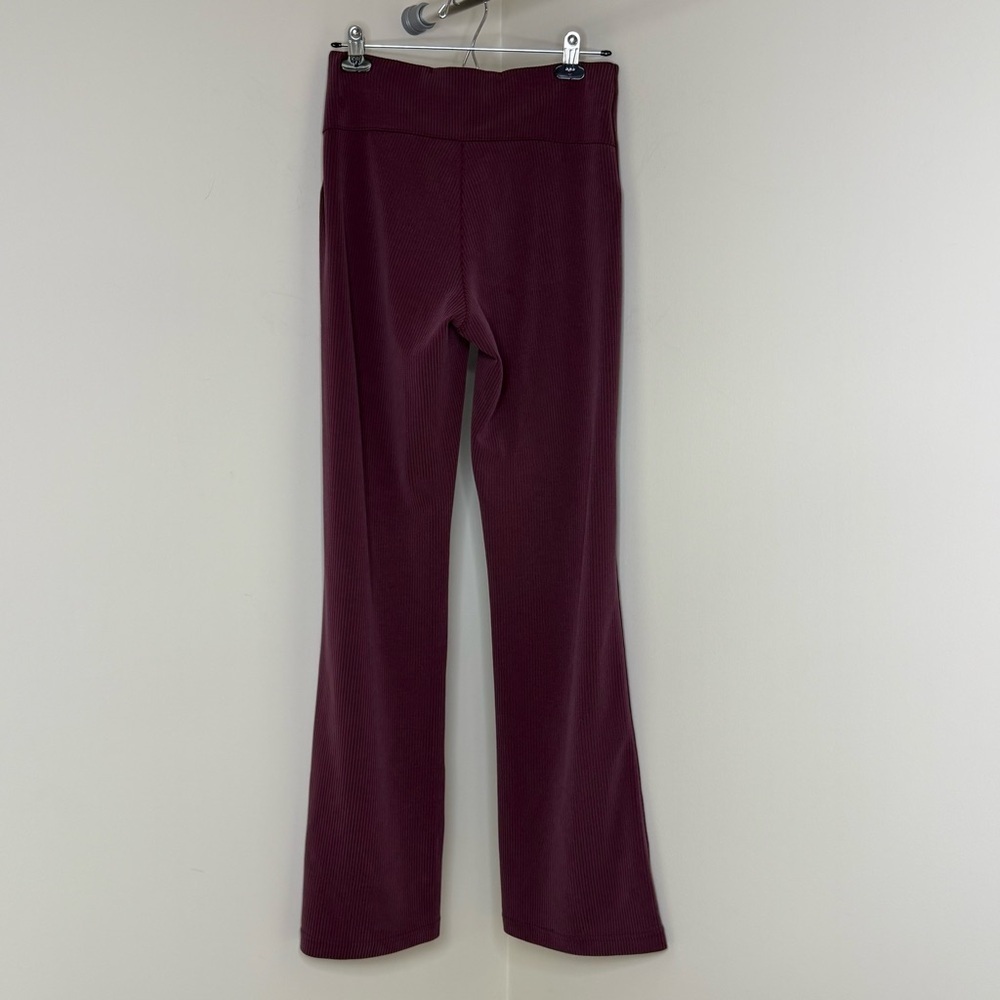 New LuluLemon Size 8 Ribbed Softstreme Flared Pant Size 8 in Color Garnet - Picture 4 of 8